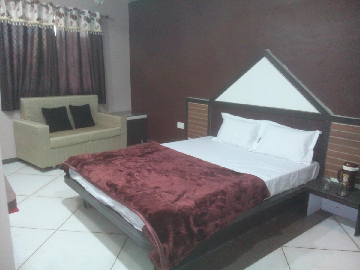 Hotel Palash Regency Bhagor Buitenkant foto